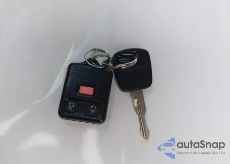 2000 Ford F-150 Lariat/Work Series/Xl/Xlt z USA, uszkodzony, nr VIN 1FTRX17L7YKA74315